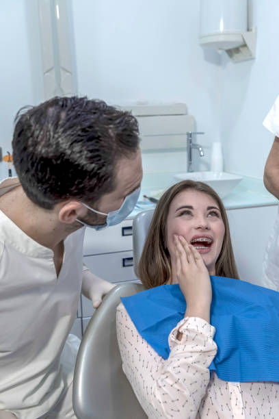 Best Emergency Tooth Extraction in Sauk Vlage, IL