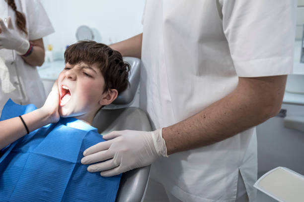 Best Emergency Broken Tooth Repair in Sauk Vlage, IL